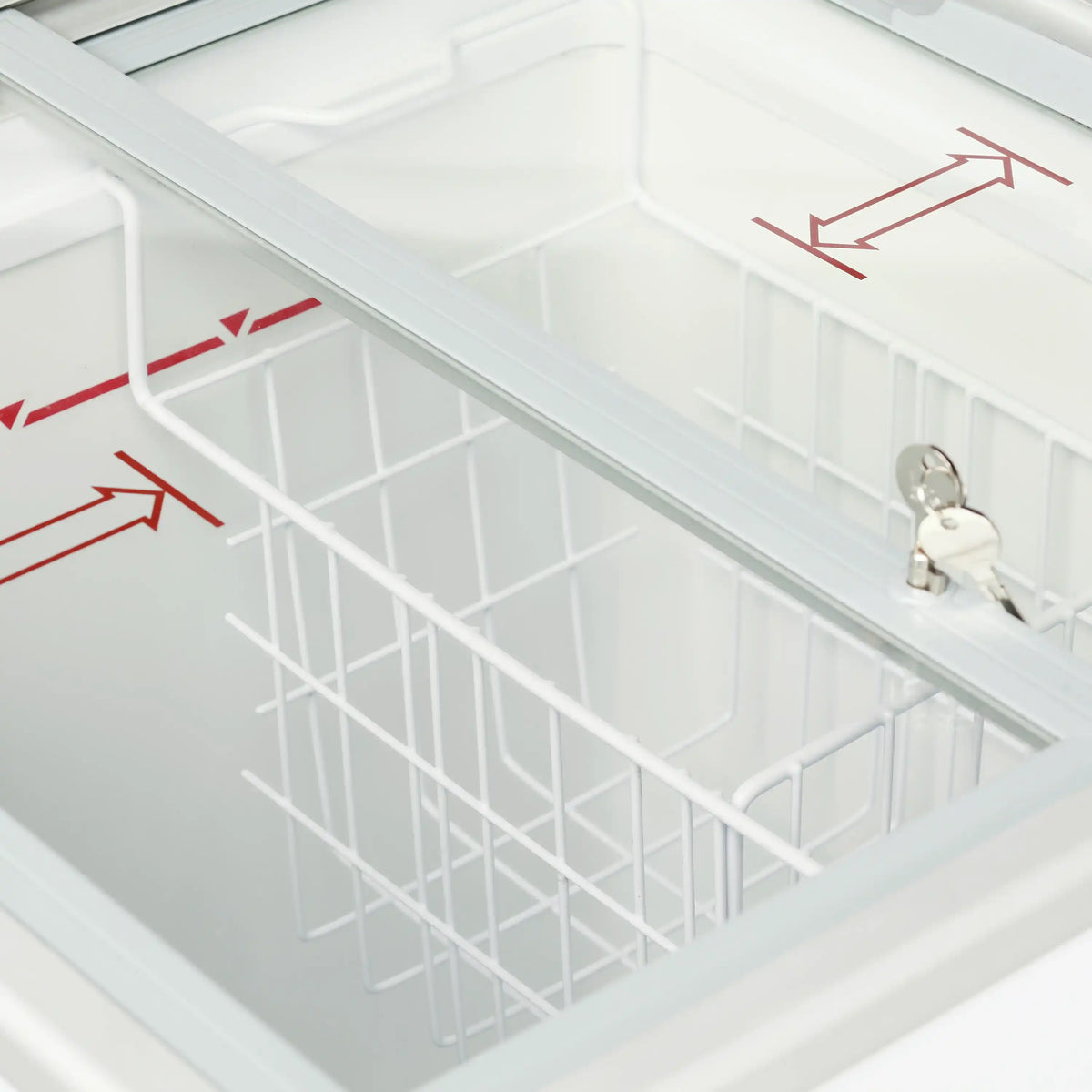 TEFCOLD IC102SC Frysbox 108 L, detaljbild på beslag eller hantering