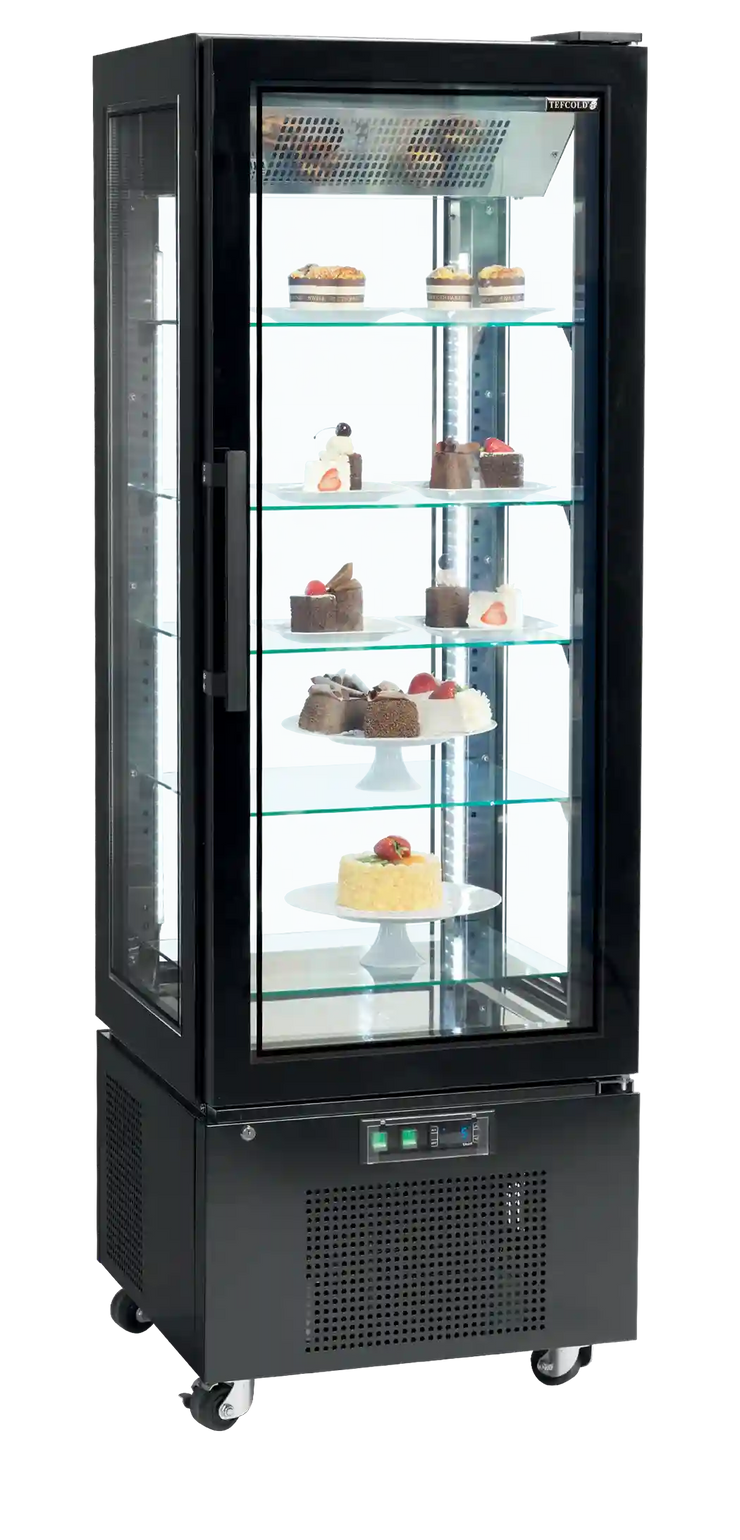 TEFCOLD UPD400-C Kylmonter fylld med bakverk på glashyllor, sett framifrån.