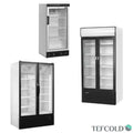 Tre displaykylar från TEFCOLD med glasdörrar för tydlig varuexponering.
