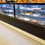 BAMBAS FROST BFK 108 Kylmonter med bred glasfront och rak form.