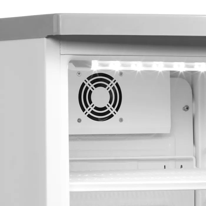 Invändig fläkt och energisnål LED-belysning i Tefcold BC85 kylskåp för jämn kylning och bra exponering.