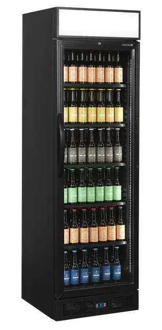 Tefcold CEV435CP BLACK med öppen dörr och fyllda hyllor.
