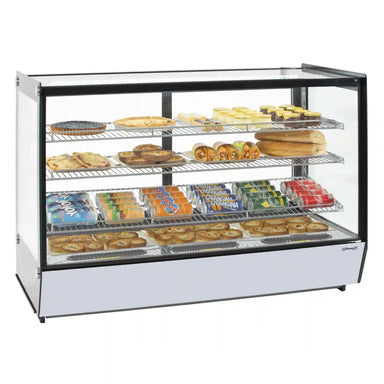 Casselin CVRE225L kylmonter med rak glasfront, flera hyllplan och invändig LED-belysning.