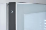 Cool Head DC 350F Displaykyl 360 L, närbild inifrån med blå LED-belysning och hyllor med kylda varor synliga