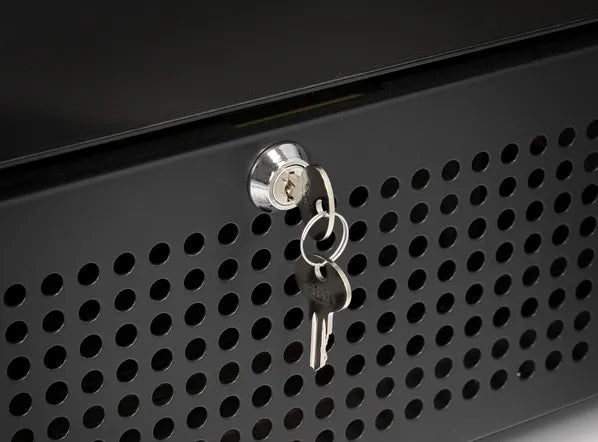 Cool Head TW 390BL Vinkyl 350 L, invändig detaljvy av hyllor med vinflaskor