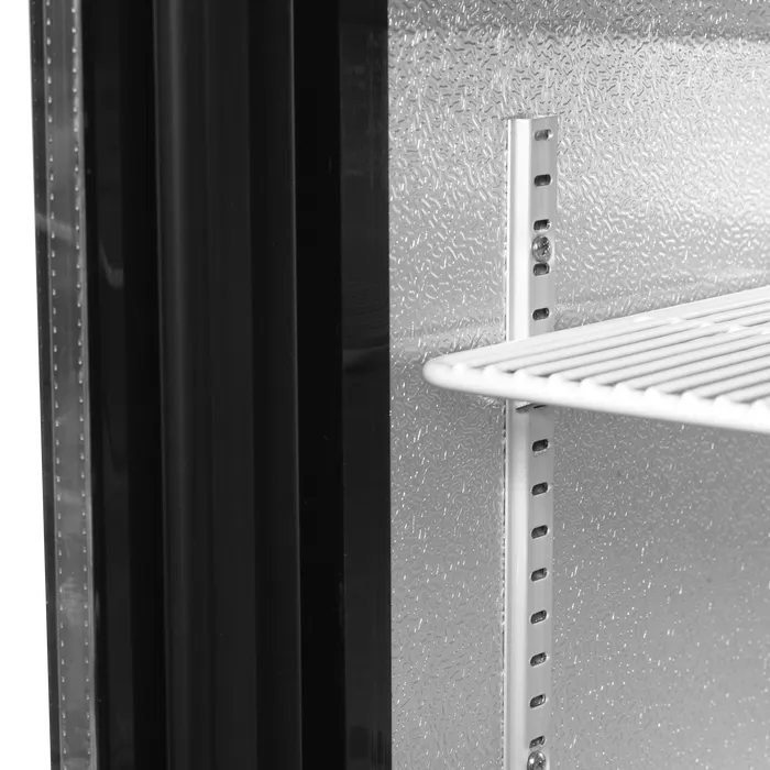 Justerbara hyllor i TEFCOLD DB126H Ölkyl.