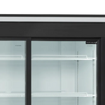 Närbild på övre del och hyllor i Tefcold FSC1200S Displaykyl