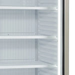 Sida av hyllor inuti Tefcold FSC1450 Displaykyl.