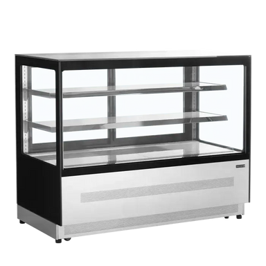 Fristående TEFCOLD LPD1500F Kylmonter med tre tomma hyllor och rak design.