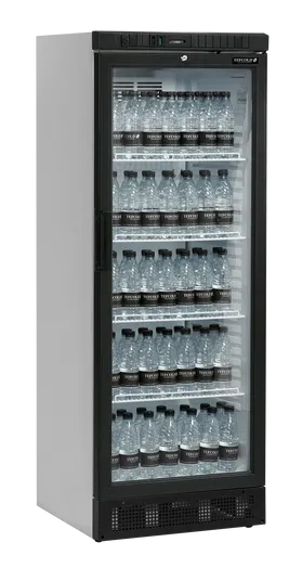 Tefcold SCU1280 Displaykyl fylld med vattenflaskor i flera rader