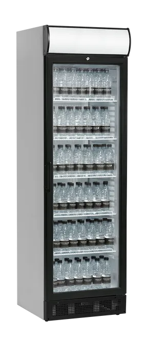 Tefcold SCU1375CP Displaykyl full med vattenflaskor i rader