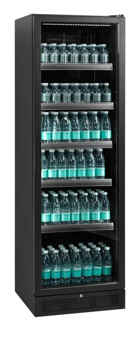 TEFCOLD SCU1425H Dryckeskyl fylld med flaskor vatten på flera hyllplan.