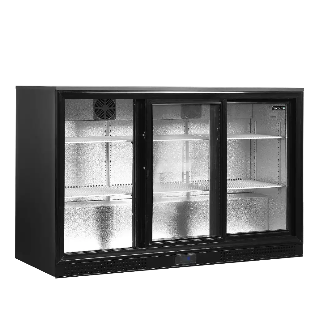 TEFCOLD DB301S-3 Barkyl 300 L, ytterligare invändig vy som visar hyllor med flaskor