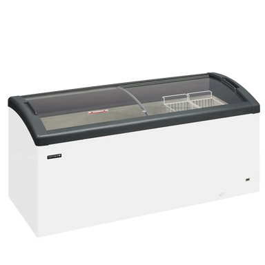 TEFCOLD FOCUS 171 Frysbox 484 L, sedd rakt framifrån mot vit bakgrund