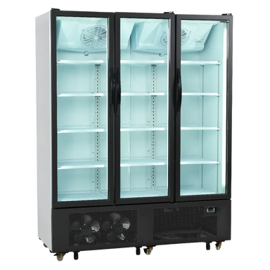 TEFCOLD FS1600H displaykyl med tre glasdörrar och tomma justerbara hyllor.
