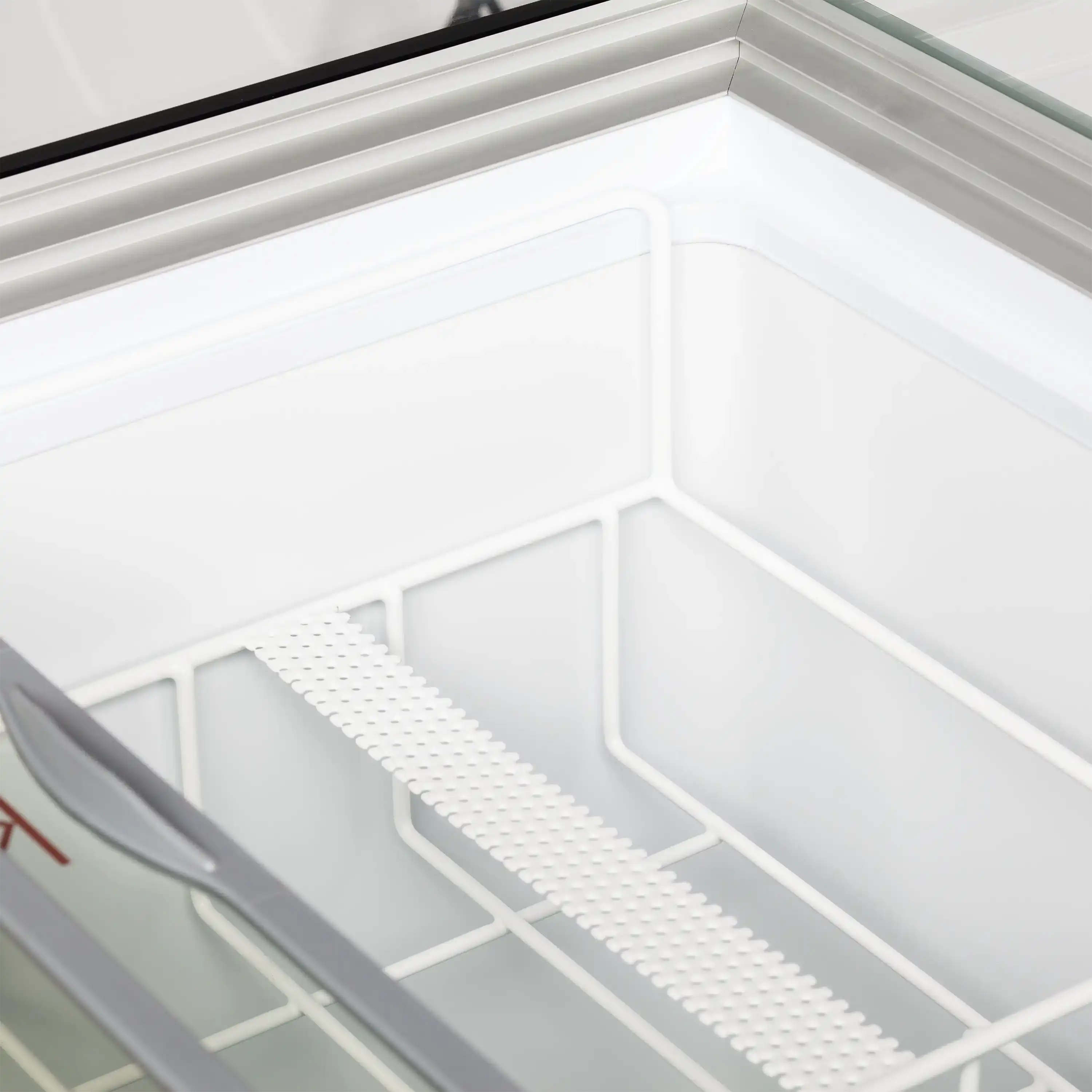 TEFCOLD IC402SCE-SO Glassfrys 352 L, närbild på kant eller ram runt dörren