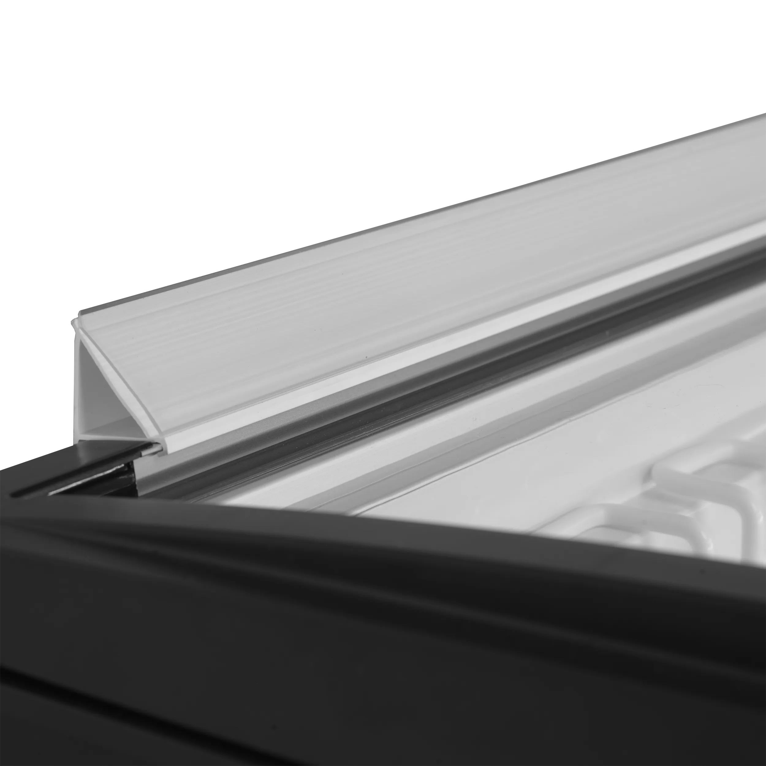 TEFCOLD IDB400-W1 Frysbox 435 L, bild med detalj på beslag eller hantering