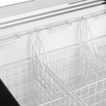 TEFCOLD IDB400-W1 Frysbox 435 L, närbild på fötter eller nedre del av produkten