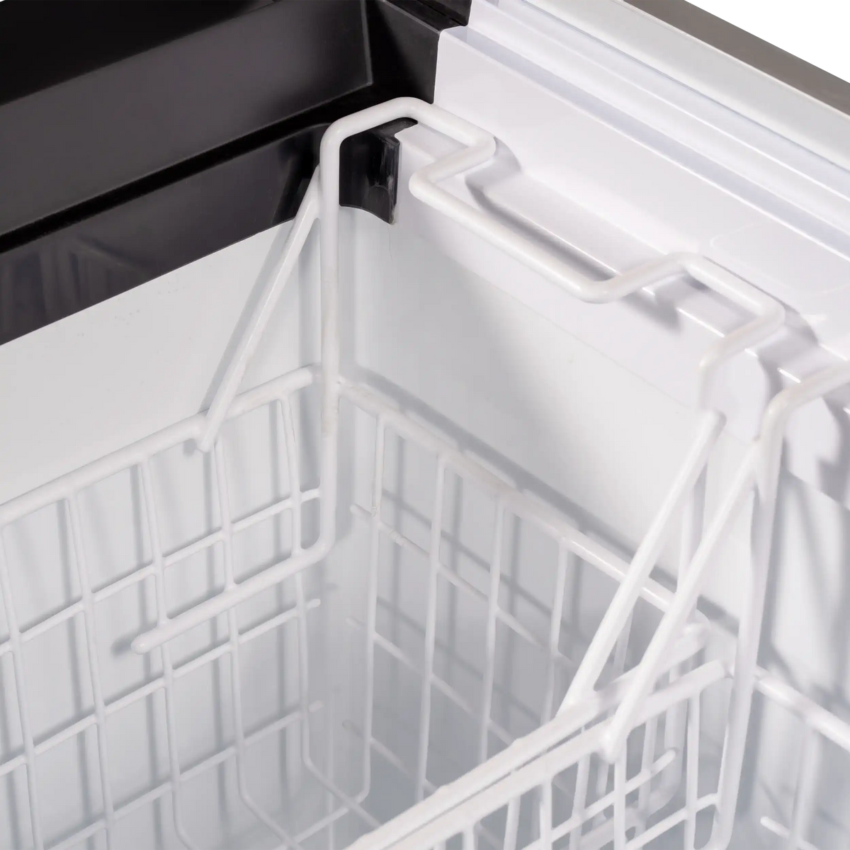 TEFCOLD IDB400-W1 Frysbox 435 L, detaljbild på ventilation eller baksida