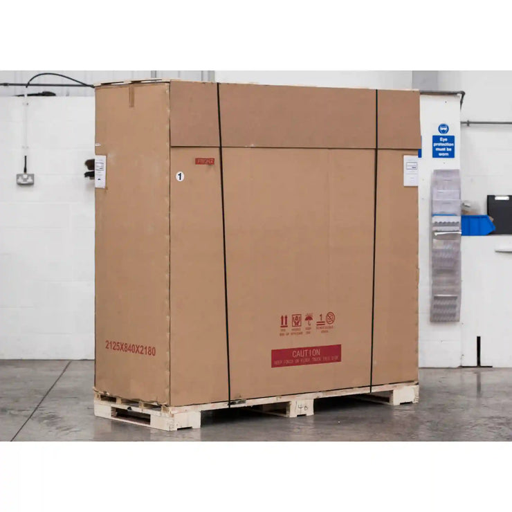 TEFCOLD LGC7500 displaykyl levererad på pall i kartongförpackning