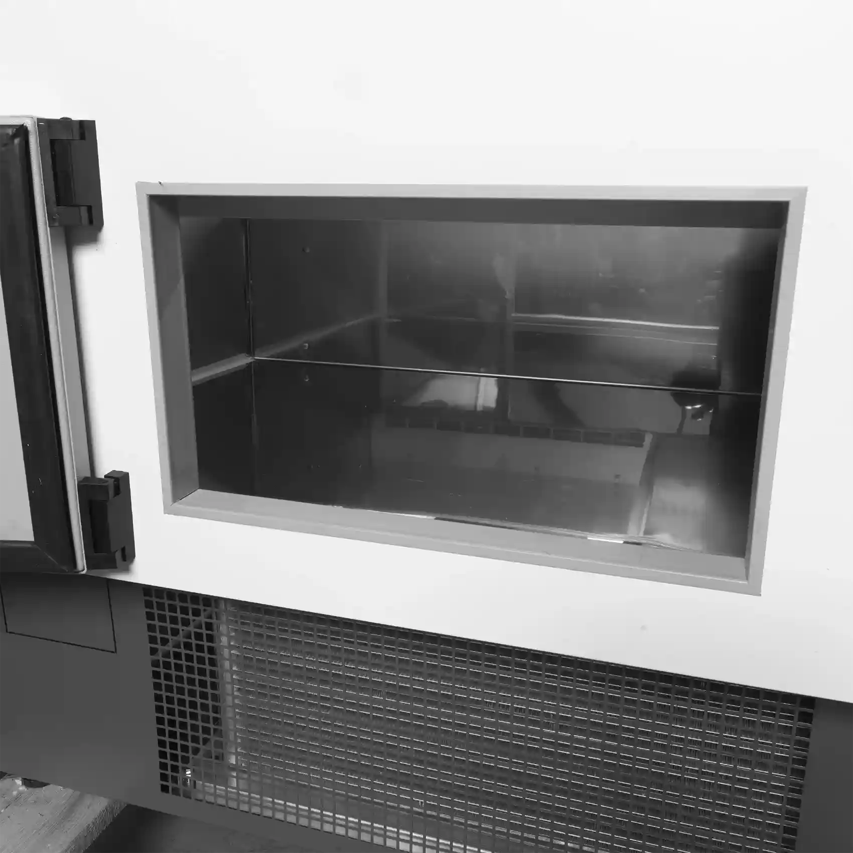 TEFCOLD SOCA12590 Kyldisk Ventilerad, detaljbild på ventilation eller baksida