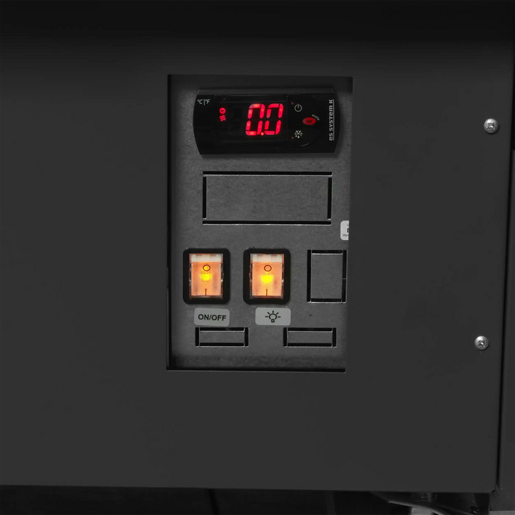 TEFCOLD SOCA37590 Kyldisk Ventilerad, vy inifrån som visar en del av hyllor med kylda varor