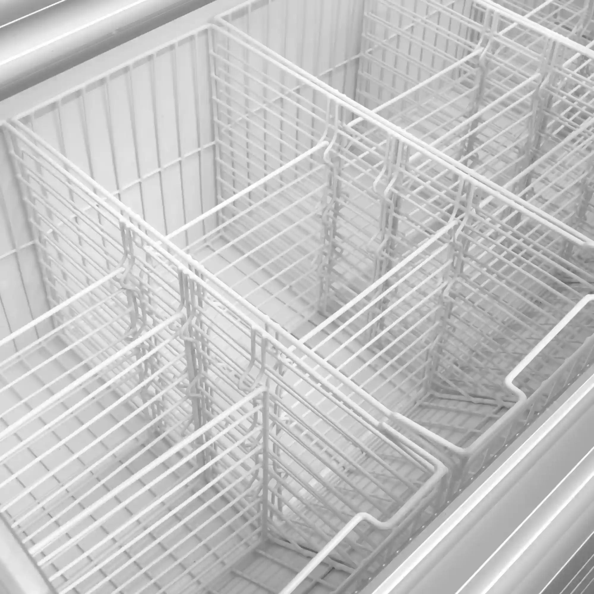TEFCOLD TD500 Glassfrys 450 L, detaljbild på ett hörn av produkten