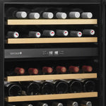 TEFCOLD TFW200-2S Vinkyl 155 L, invändig detaljvy av hyllor med vinflaskor