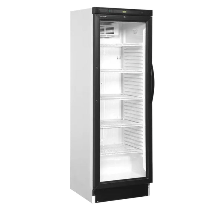 TEFCOLD CEV425 kyl med öppen dörr, invändigt vit med metallhyllor och belysning.
