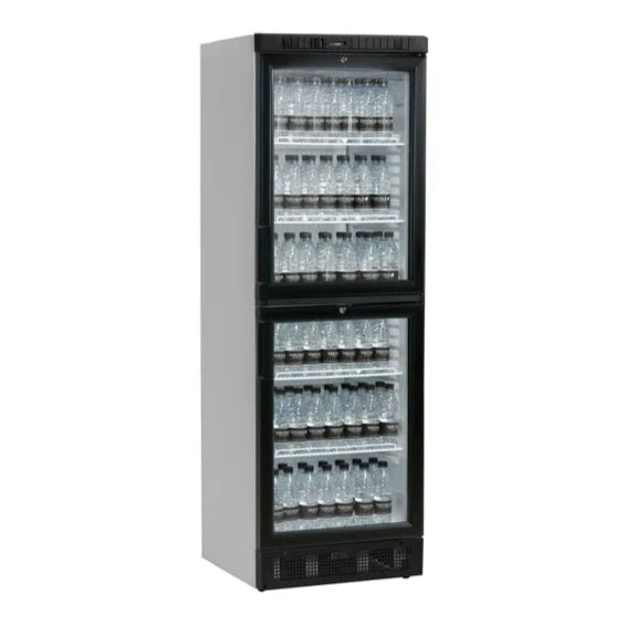 Tefcold SCU2375 Displaykyl fylld med vattenflaskor i två zoner