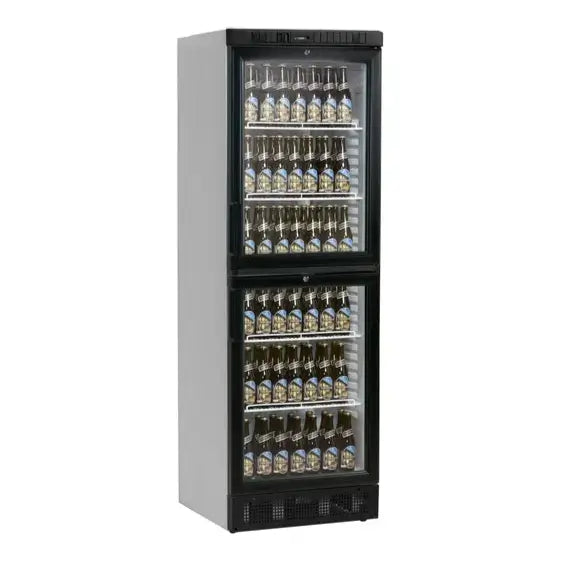 Tefcold SCU2375 Displaykyl med ölflaskor i dubbla sektioner