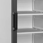 Närbild på dörrhandtag på Tefcold UFSC371GCP displayfrys