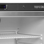 Digital temperaturdisplay och lås på Tefcold UF400G Displayfrys i närbild