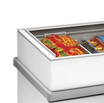 Närbild på TEFCOLD SSF250 frysbox med frysta varor