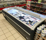 TEFCOLD TWIN HEAD-F frysbox i butiksmiljö med LED-belysning.